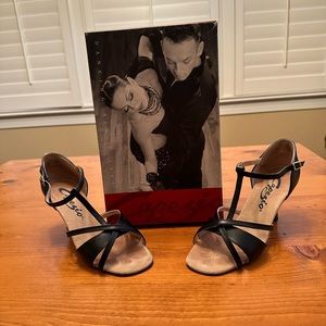 Capezio ballroom dance shoes size 6.5